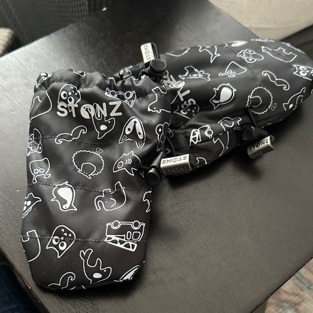 Stonz Black and White Kids Mittens